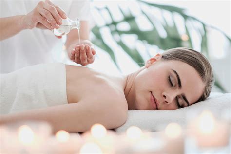 Massage sensuel complet du corps Massage érotique Saguenay